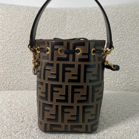 Authentic Fendi Mon Tresor Brown Leather mini-bag - Picture 4 of 16